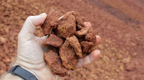  ボキシット！再生可能エネルギー時代を牽引する希少鉱物